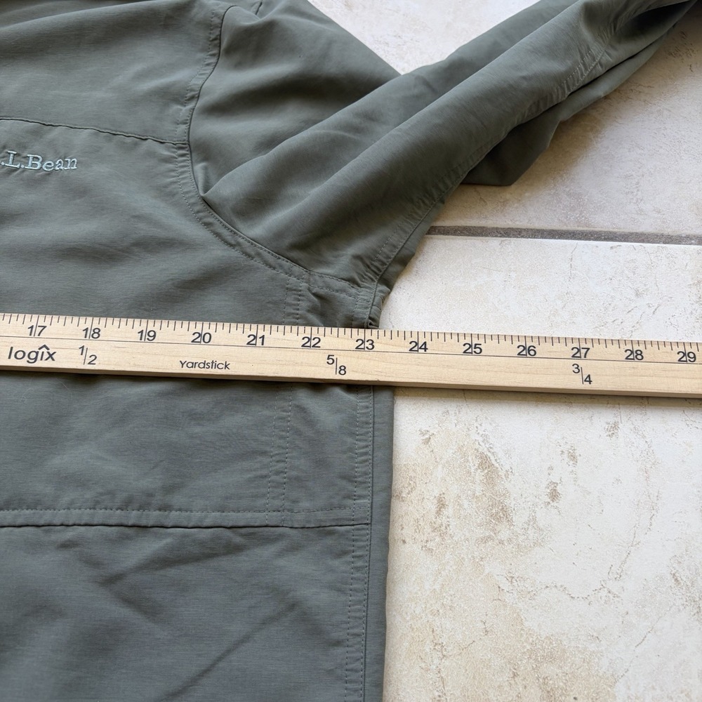 LL Bean Shirt Mens Medium Green Button Down Insect Repel Fishing Vented Roll Tab - Picture 9 of 10